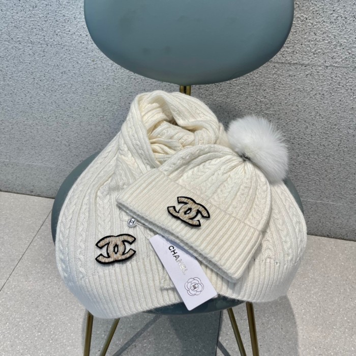 Hat & Scarf Chanel 5