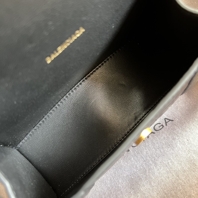 Handbag Gucci 5928331 size 19*13*8 cm