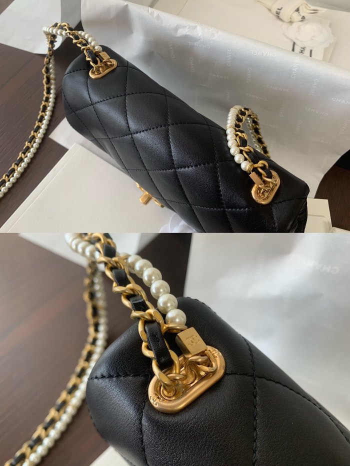 Handbag Chanel AS2210 size 20 cm