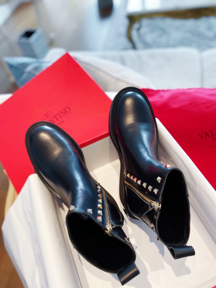 VALENTINO GARAVANI Roman Stud WOMEN 23