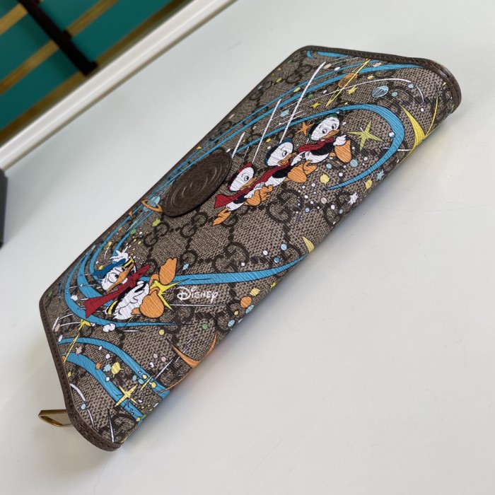 Handbag Gucci 647940 size 19*10.5*2.5 cm