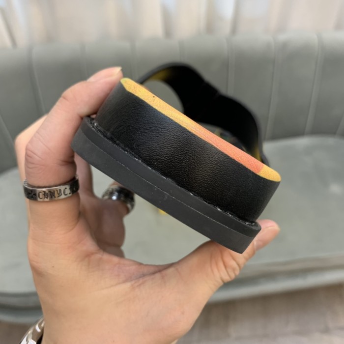 Fendi Slides 2