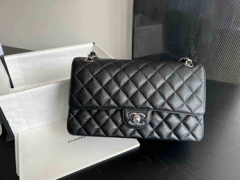 Handbag Chanel size 28 cm