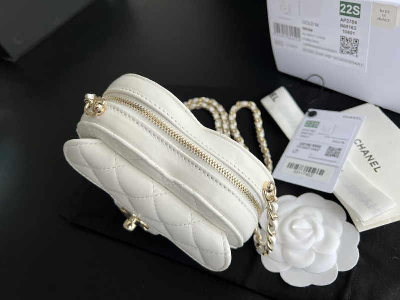 Handbag Chanel size 13cmx12cmx5 cm