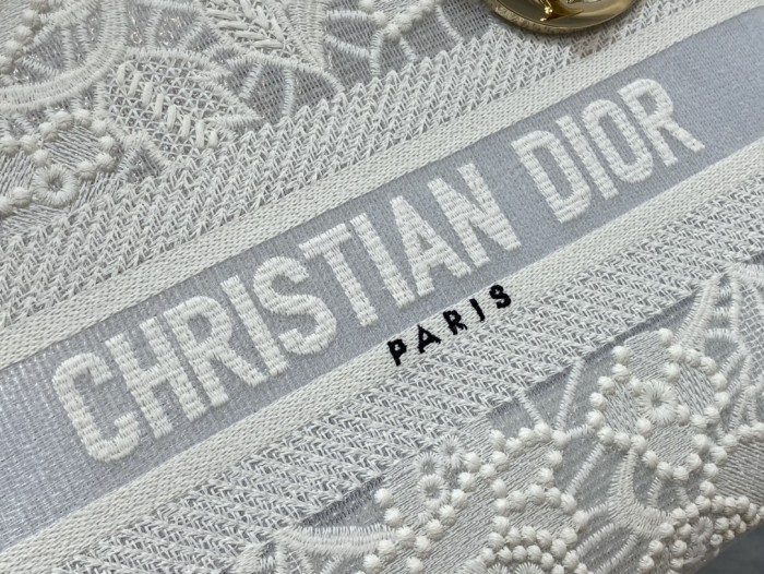 Handbag Dior size 24 cm