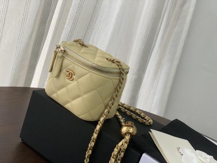Handbag Chanel size 8.5cmx11cmx7 cm