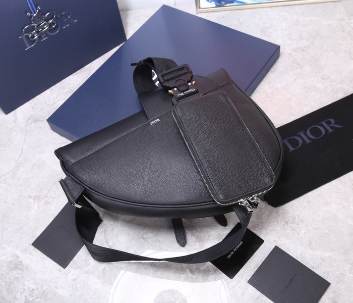 Handbag Dior size 34 x 25.5 x 5 cm
