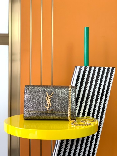 Handbags SAINT LAURENT 469390 size 20x12.5x5 cm