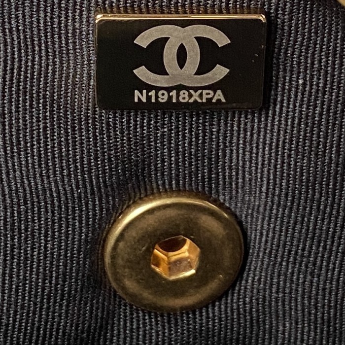 Handbag Chanel AS3615 size 21*24*10 cm