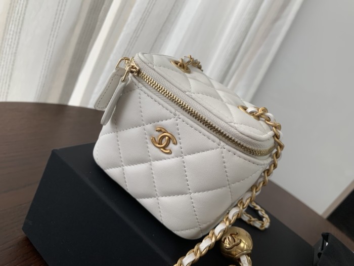 Handbag Chanel size 8.5cmx11cmx7 cm