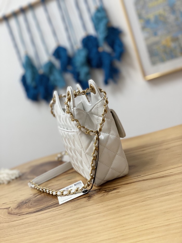 Handbag Chanel AS3710 size 17×19×6 cm