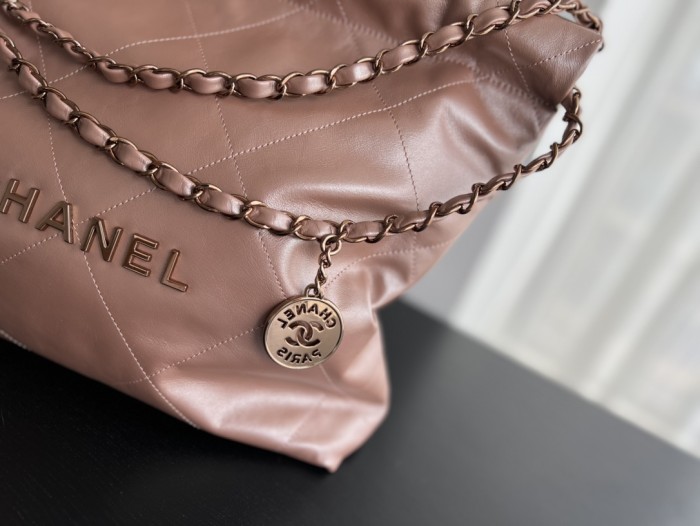 Handbag Chanel size 35cmx37cmx7 cm