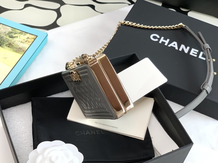 Handbag Chanel size 11*7.5*2.4 cm