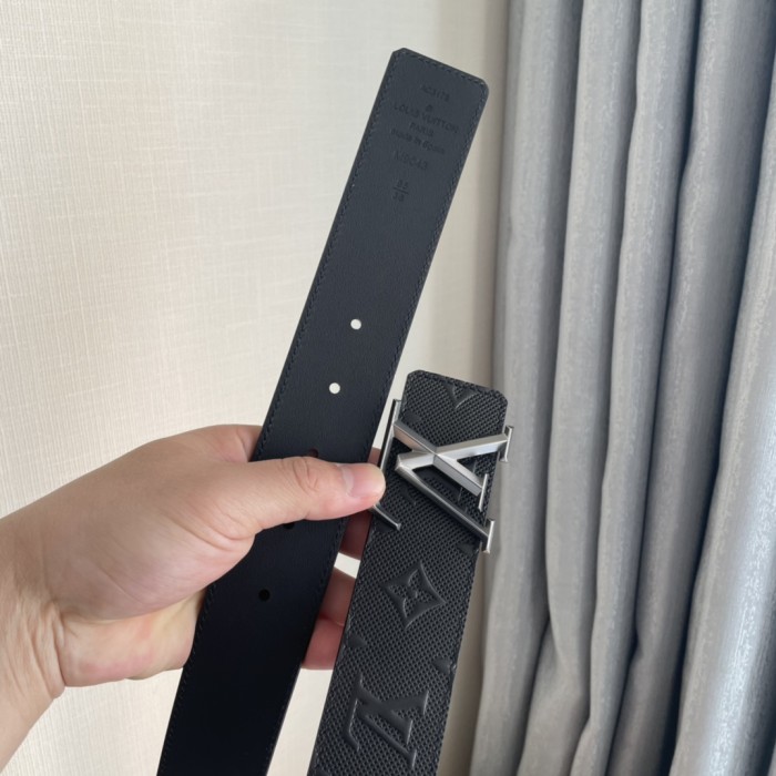 Louis Vuitton Belt 7 (width 4cm)