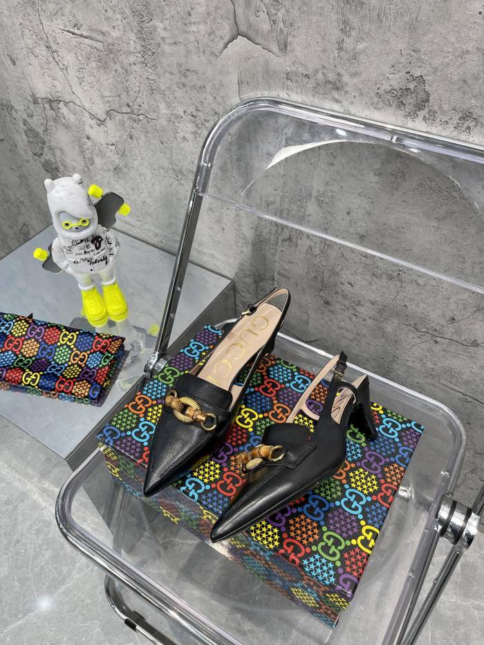 Gucci Women's crocodile print pump WOMEN 4