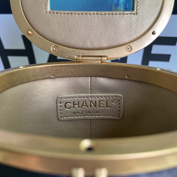 Handbag Chanel AS2641 size 16x12x10 cm