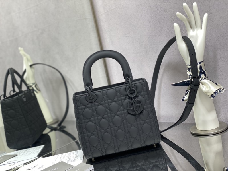 Handbag Dior size 24 cm