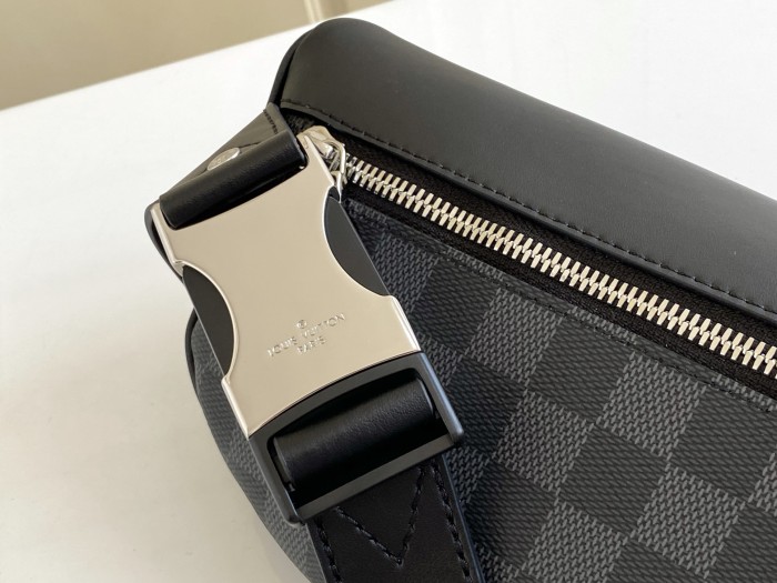 Handbag Louis Vuitton 40362 size 26x13x7 CM