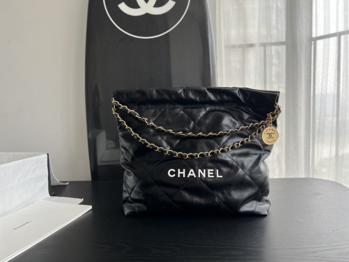 Handbag Chanel size 39cmx42cmx8 cm