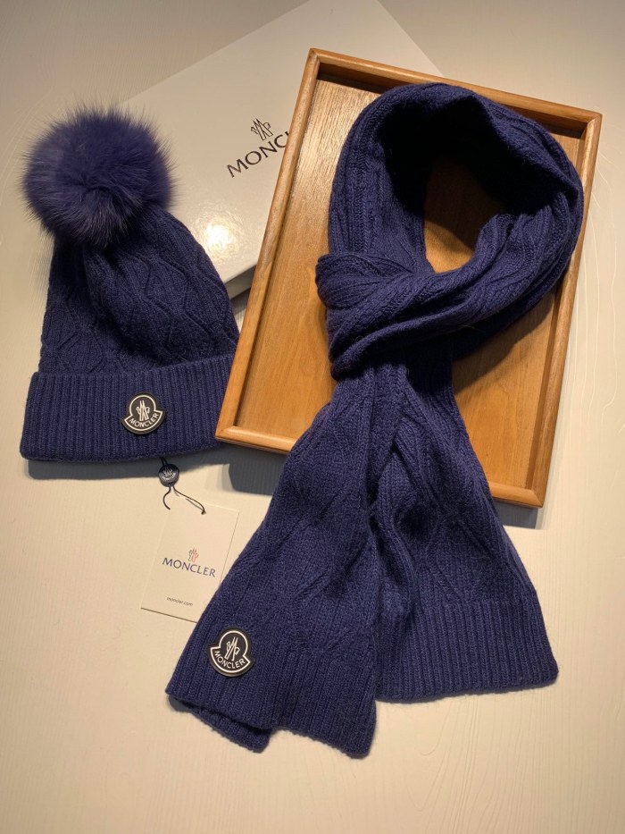 Hat & Scarf Moncler 1
