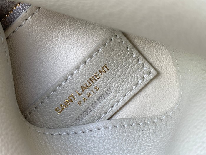 Handbags SAINT LAURENT 713938 size 22x22x10 cm