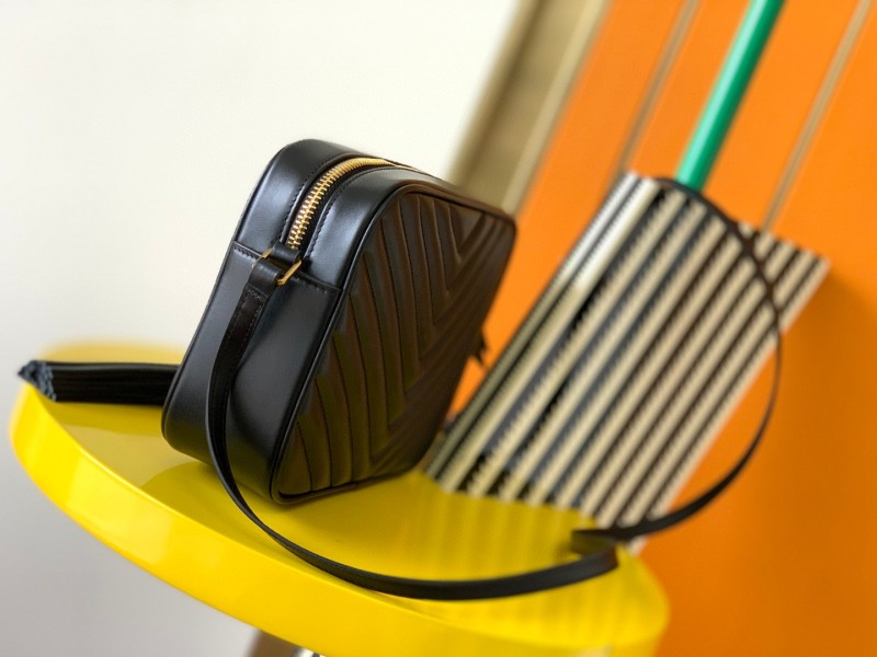 Handbags SAINT LAURENT 520534 size 23x16x6 cm