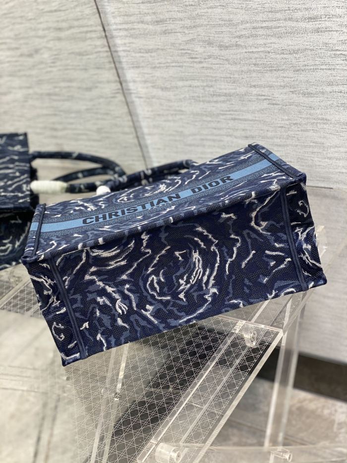 Handbag Dior size 36*18*28 cm