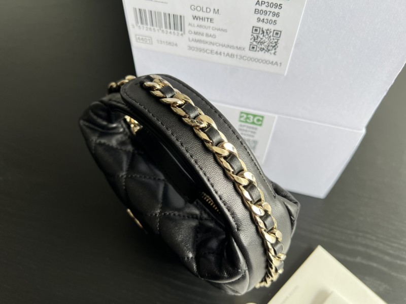 Handbag Chanel size 16cmx16cmx5.5 cm