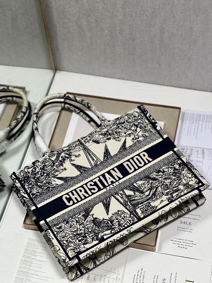 Handbag Dior 8001 size 36×28 cm