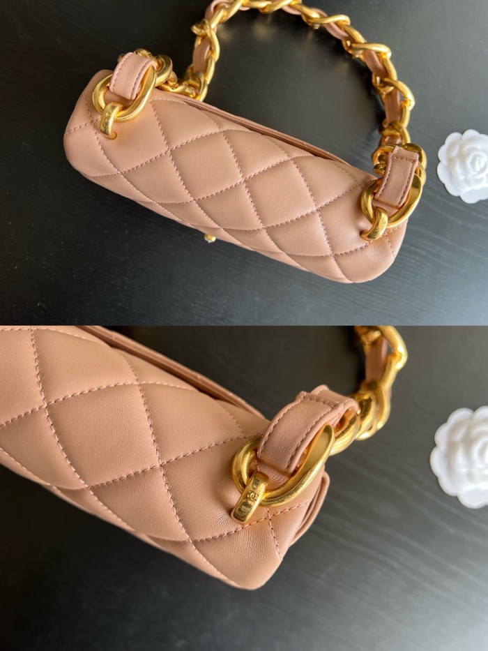 Handbag Chanel size 20 cm