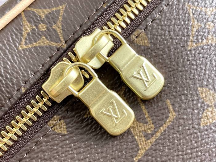 Handbag Louis Vuitton M42265 size 24.0 x 18.0 x 14.5 cm M44495 size 20×13.5×12 cm M44936 size:14*10.2*8.5cm