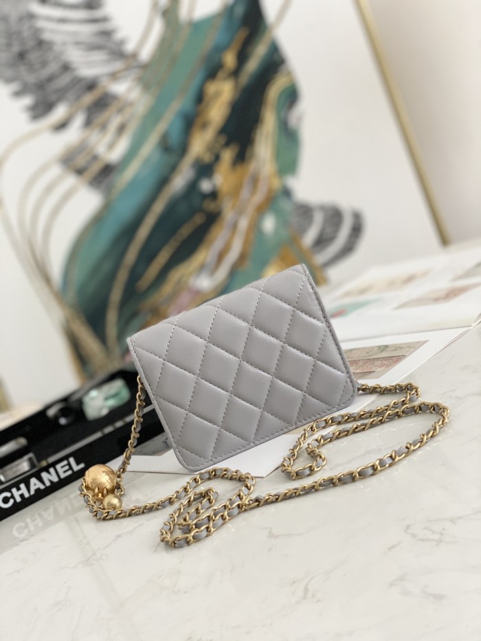 Handbag Chanel 81135 size 12.5 9 2.5 cm