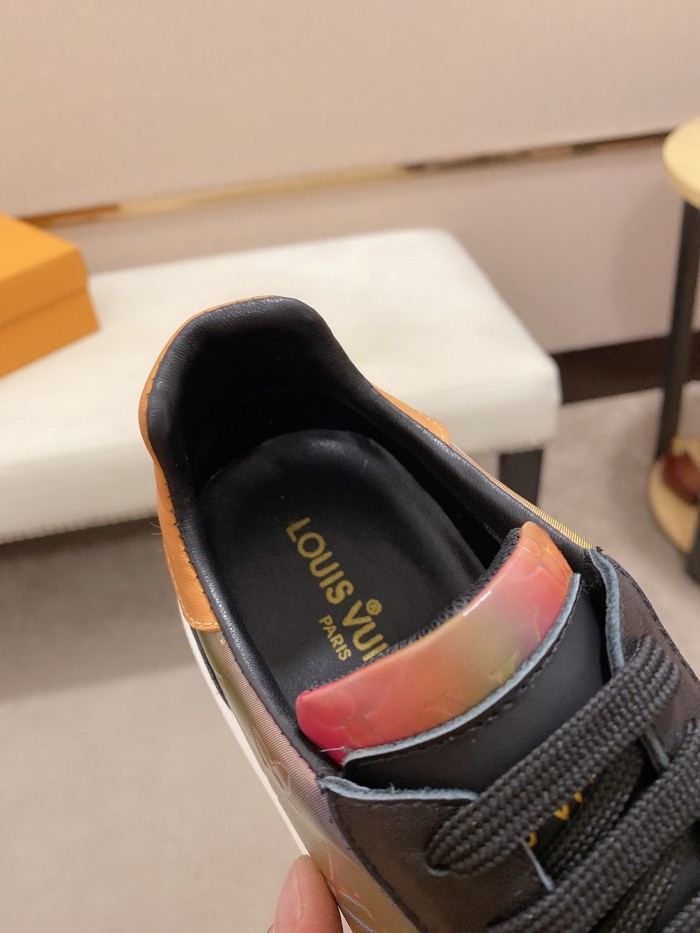 Louis Vuitton Low Top sneaker 115