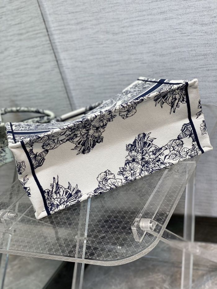 Handbag Dior size 42*18*35 cm