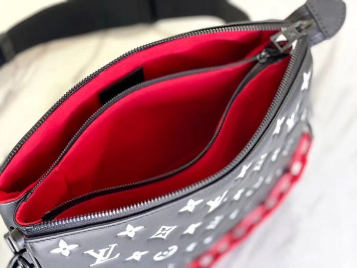 Handbag Louis Vuitton M59398 size 26 x 20 x 12cm