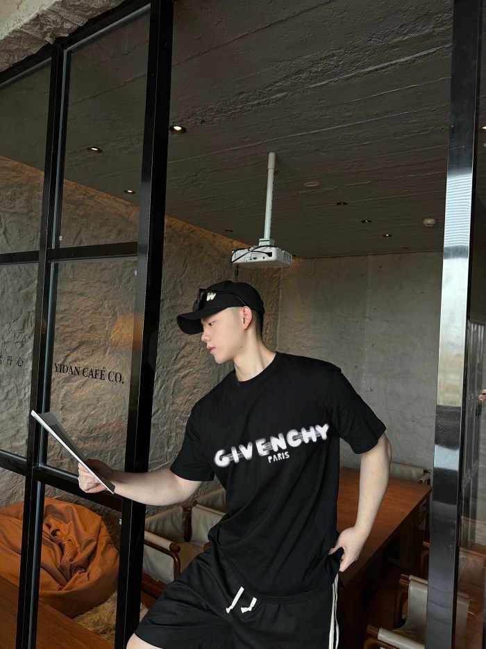 Clothes Givenchy 110