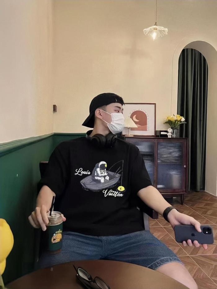 Clothes Louis Vuitton 209