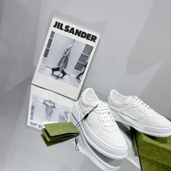 Gucci Women's GG sneaker 2