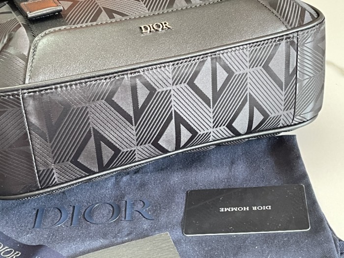 Handbag Dior 89019 size 31 x 21 x 8 cm