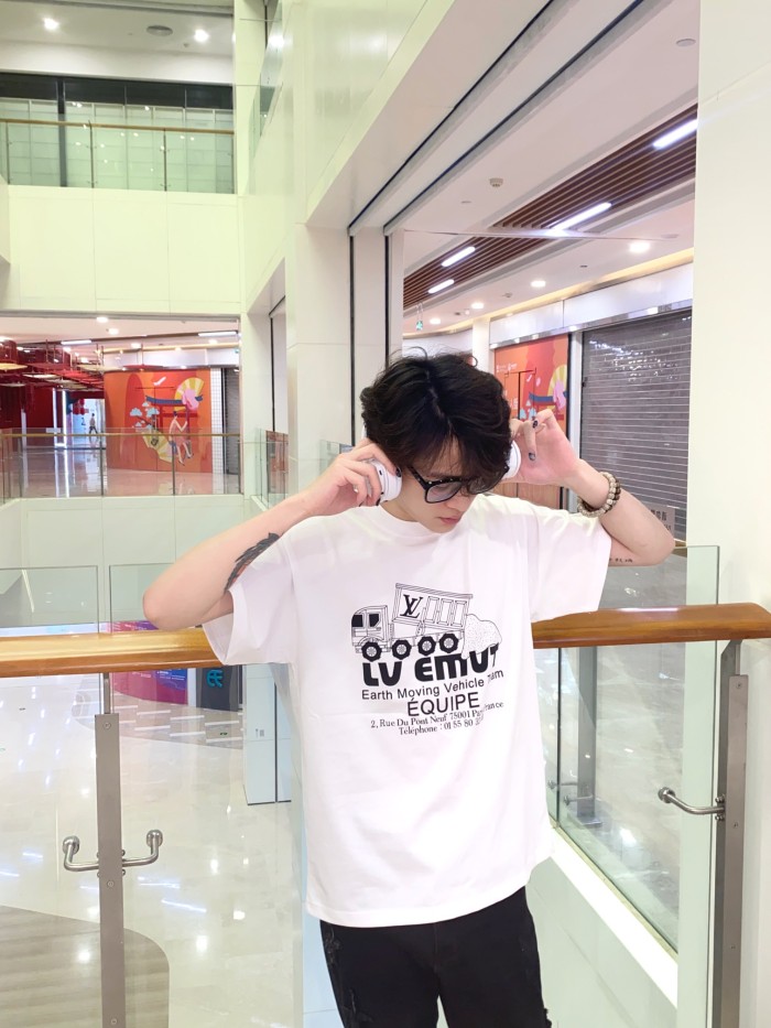 Clothes Louis Vuitton 128