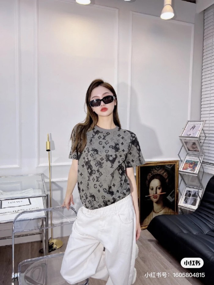 Clothes Louis Vuitton 259