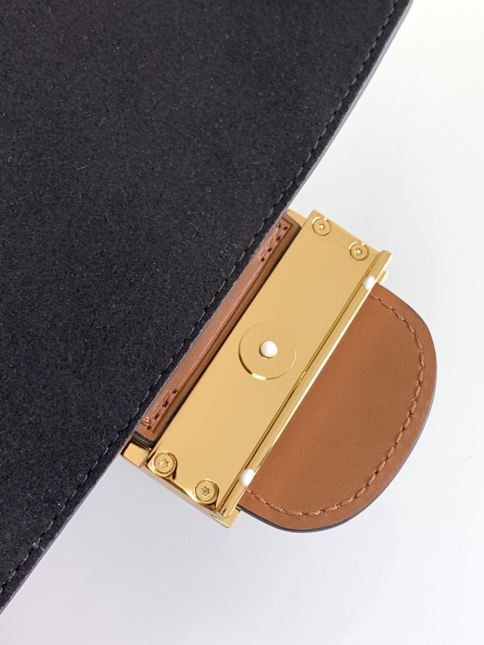 Handbag Louis Vuitton M44580 size 20×19×9 cm