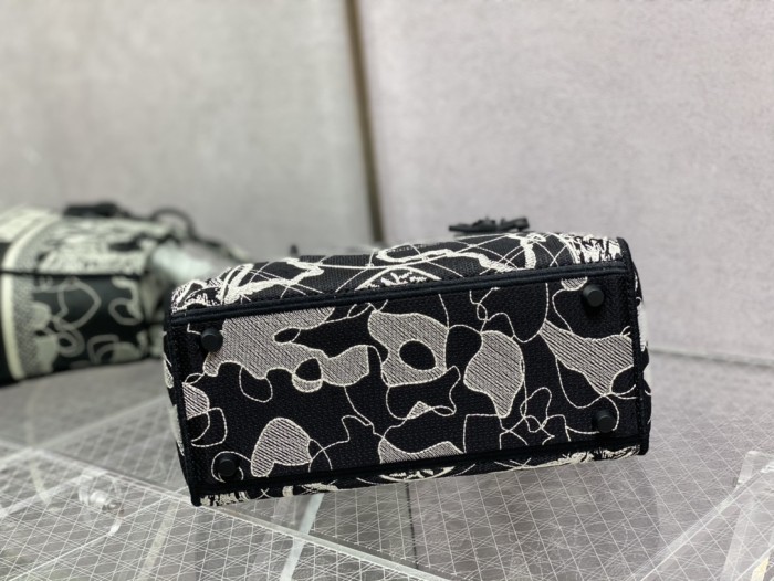 Handbag Dior size 24 cm