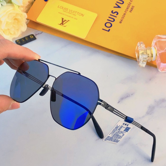 Sunglasses Louis Vuitton LV7106
