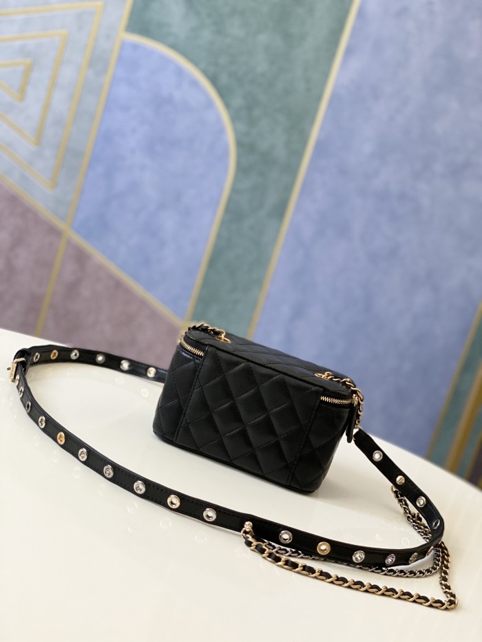 Handbag Chanel 81178 size 18 Cm