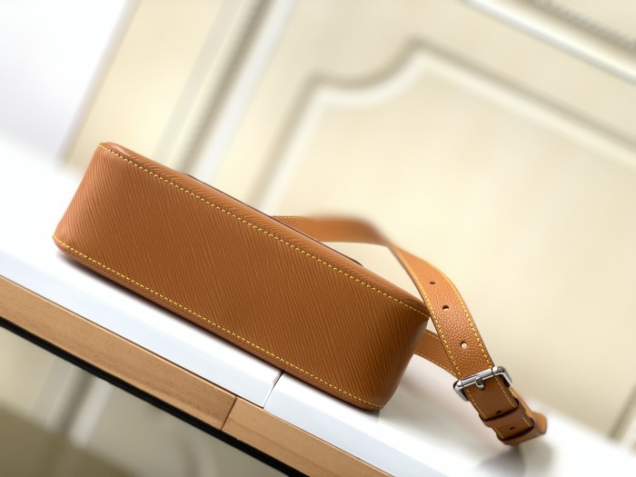 Handbag Louis Vuitton M80689 size 25x15x8 cm