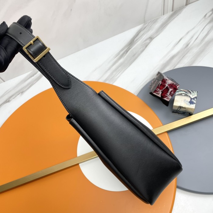 Handbags SAINT LAURENT 713938 size 23×22×8.5 cm