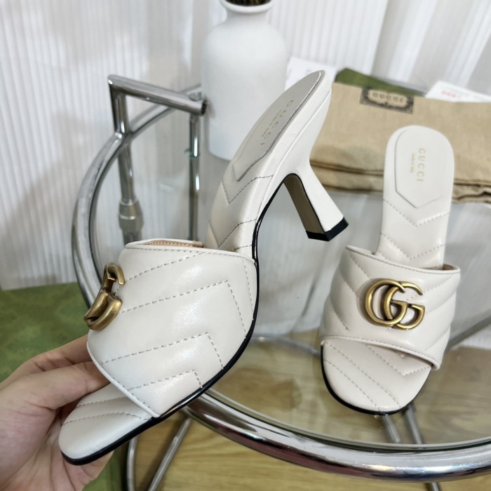 Gucci Women's Double G slide sandal WOMEN 7