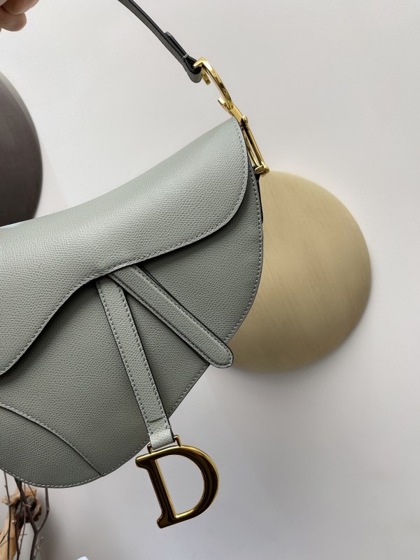 Handbag Dior size 25.5 x 20 x 6.5 cm