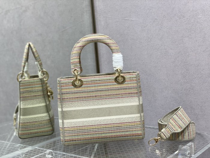 Handbag Dior size 24 cm